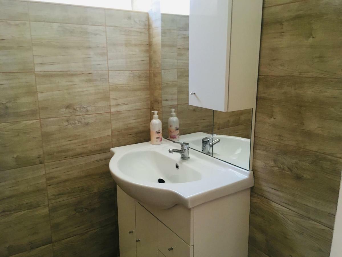 Hanna Apartman Apartment บาลาตอนแลลเล ภายนอก รูปภาพ